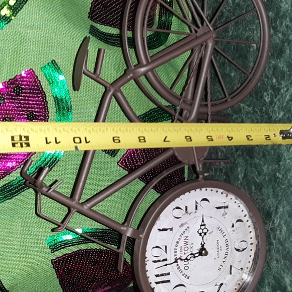 🚲Farmhouse Clock- Large Bicycle Clock in New Condition🚲 - Picture 4 of 5